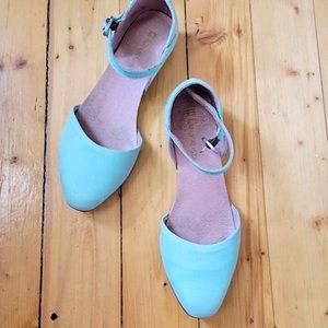 EL NATURALISTA cutest mint leather shoes
